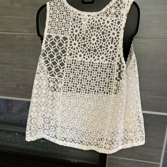 White RVCA tank - Picture 5 of 7